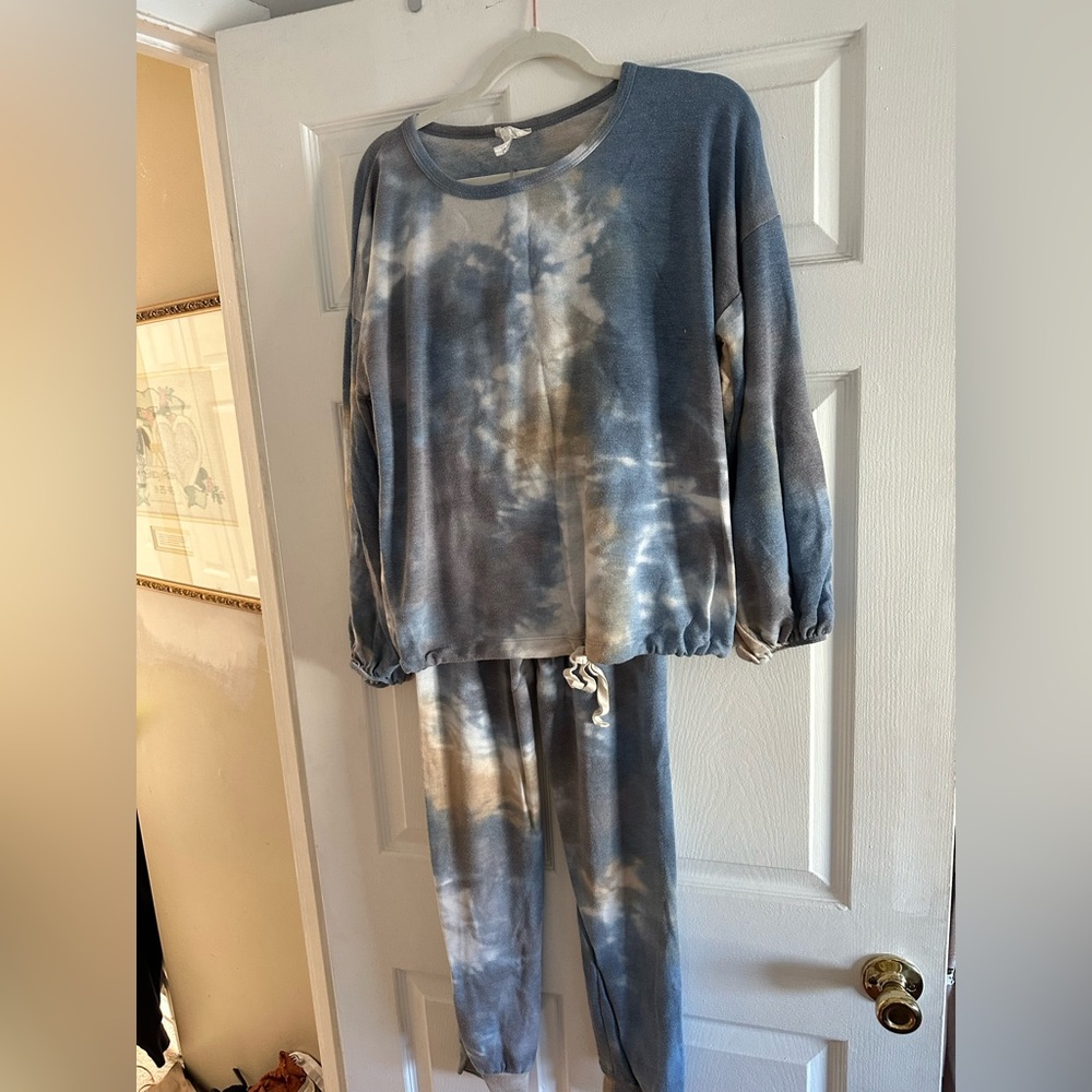 Tie dye sweatsuit (top and bottom)